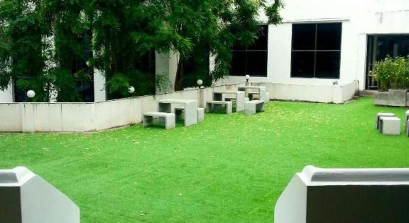 Royal Diamond Hotel Phetchaburi Zewnętrze zdjęcie