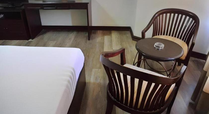 Royal Diamond Hotel Phetchaburi Zewnętrze zdjęcie