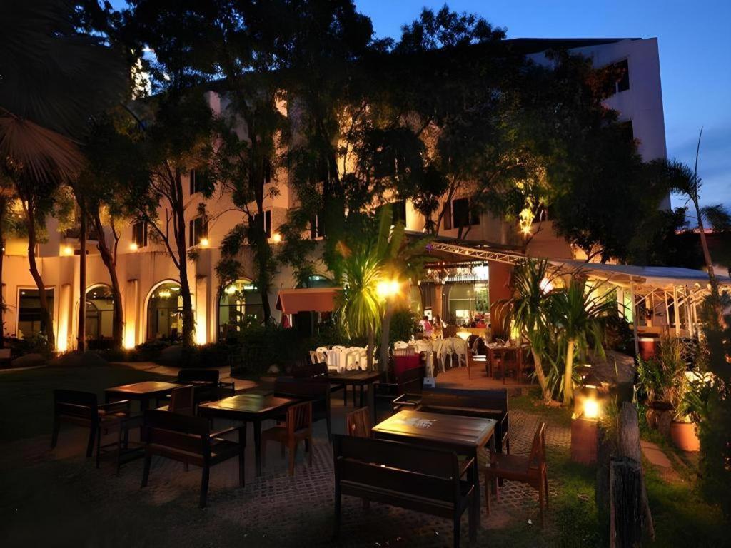 Royal Diamond Hotel Phetchaburi Zewnętrze zdjęcie